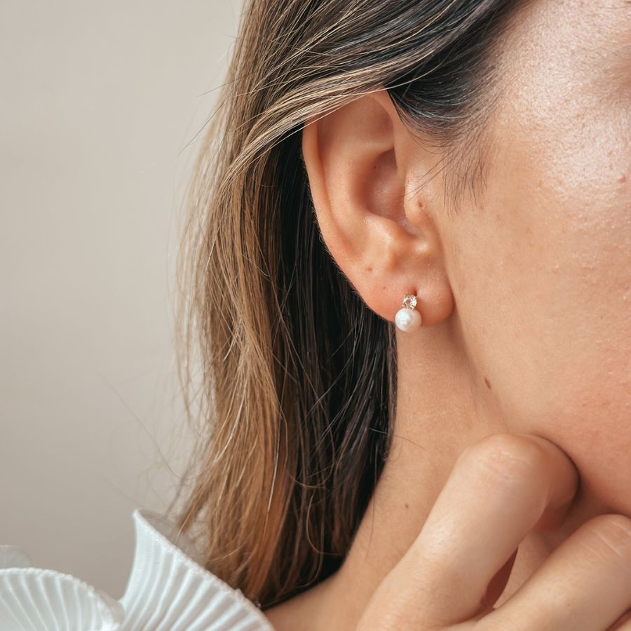 Cercei din argint Astrid - Perla Naturala si Topaz Alb - Indira