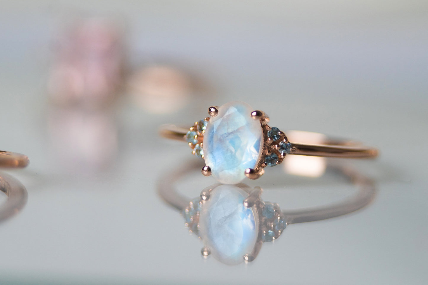 inel din argint Rose RadiantInel din argint Rose Radiant – Piatra Lunii, Topaz Albastru